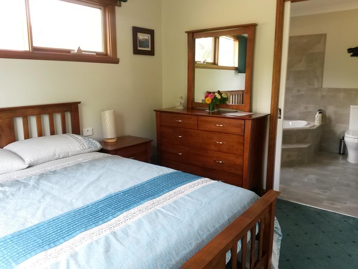 Eagle'S Roost Farmstay B&B Rocky Cape Екстериор снимка